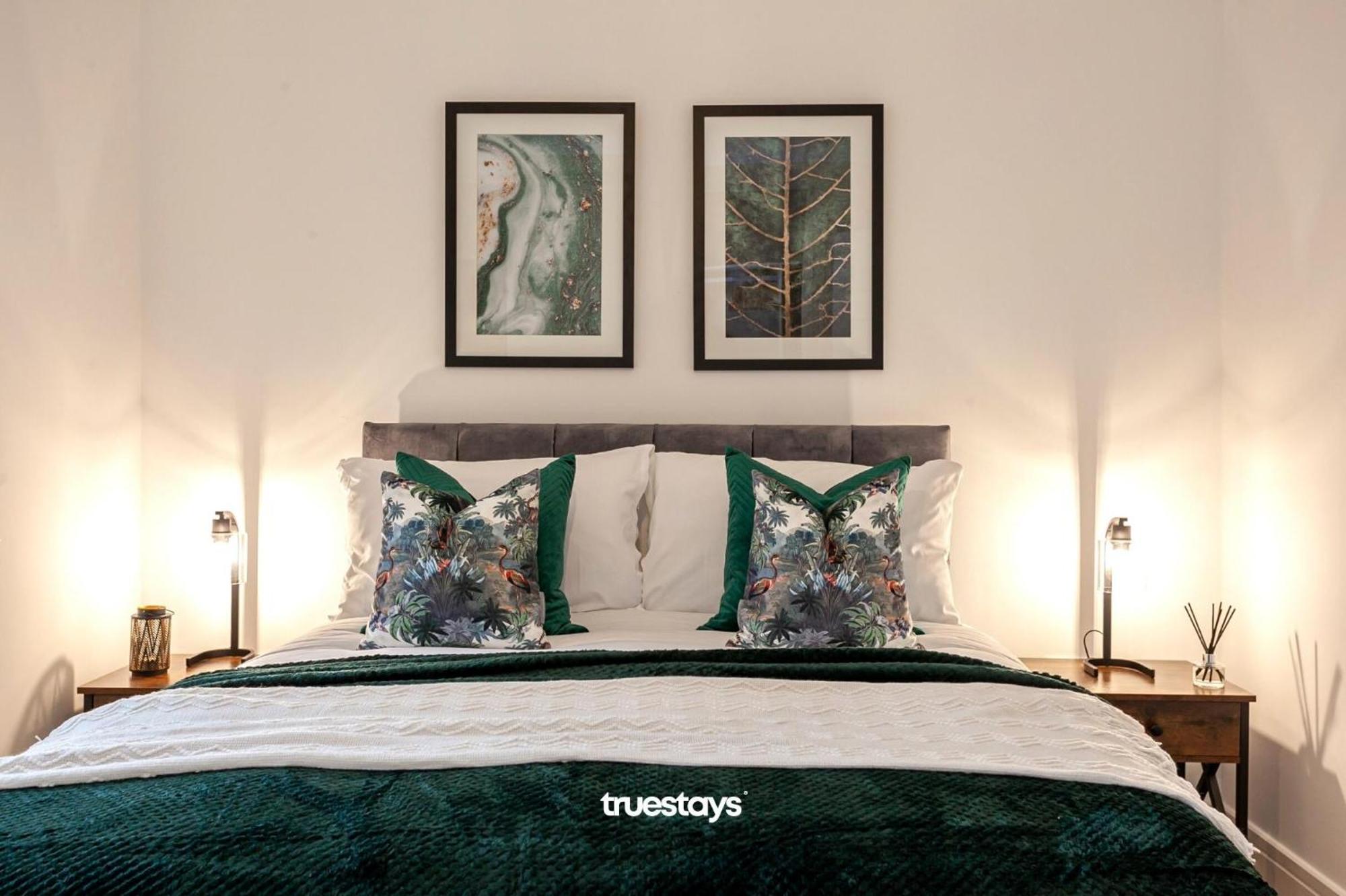 Ambassador House By Truestays - Luxury 4 Bedroom House In Stoke-On-Trent Etruria Экстерьер фото